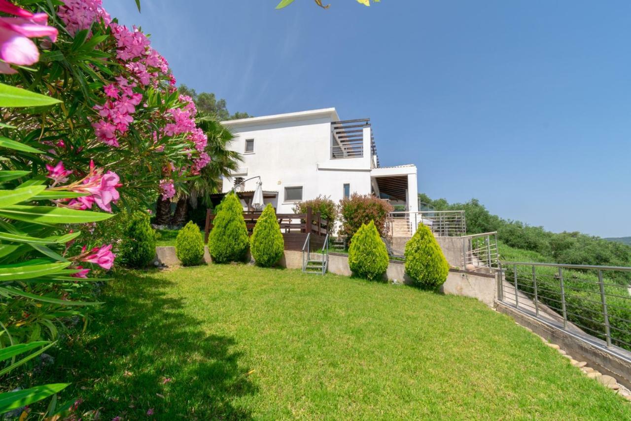 Ionian Pearl Luxury Spa Villa Mesongi Bagian luar foto