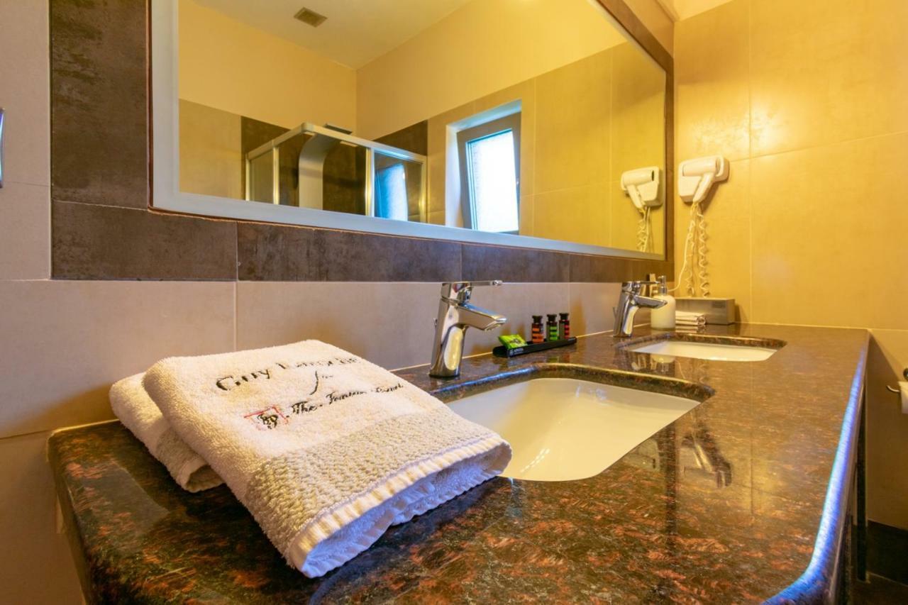 Ionian Pearl Luxury Spa Villa Mesongi Bagian luar foto