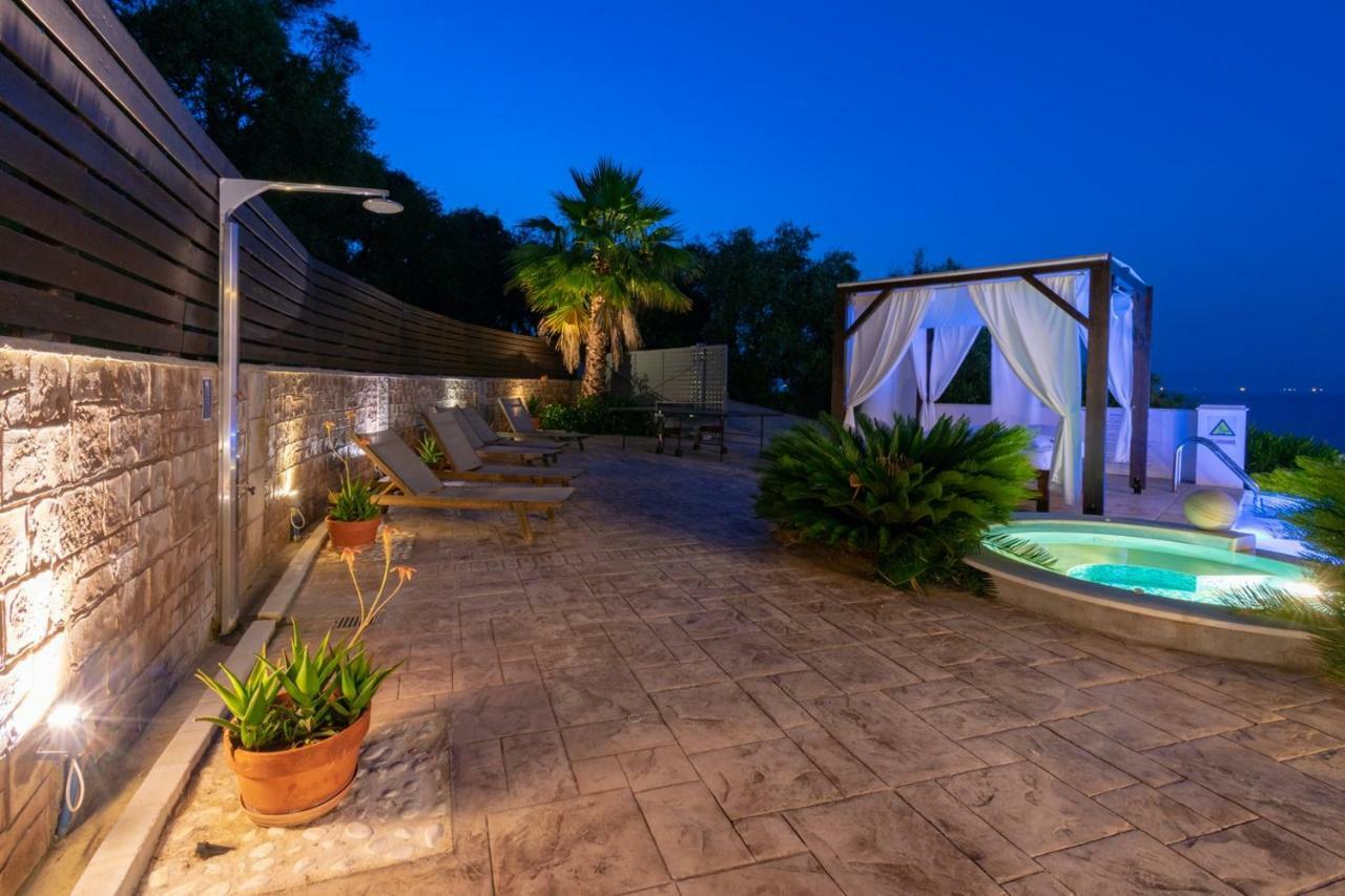 Ionian Pearl Luxury Spa Villa Mesongi Bagian luar foto